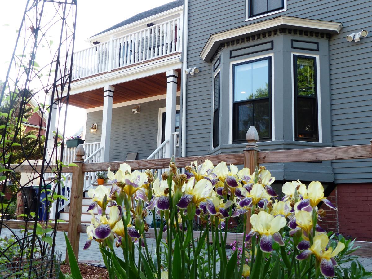 Davis Square Inn Somerville Εξωτερικό φωτογραφία